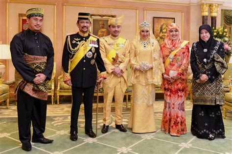 sultan of brunei royal family.